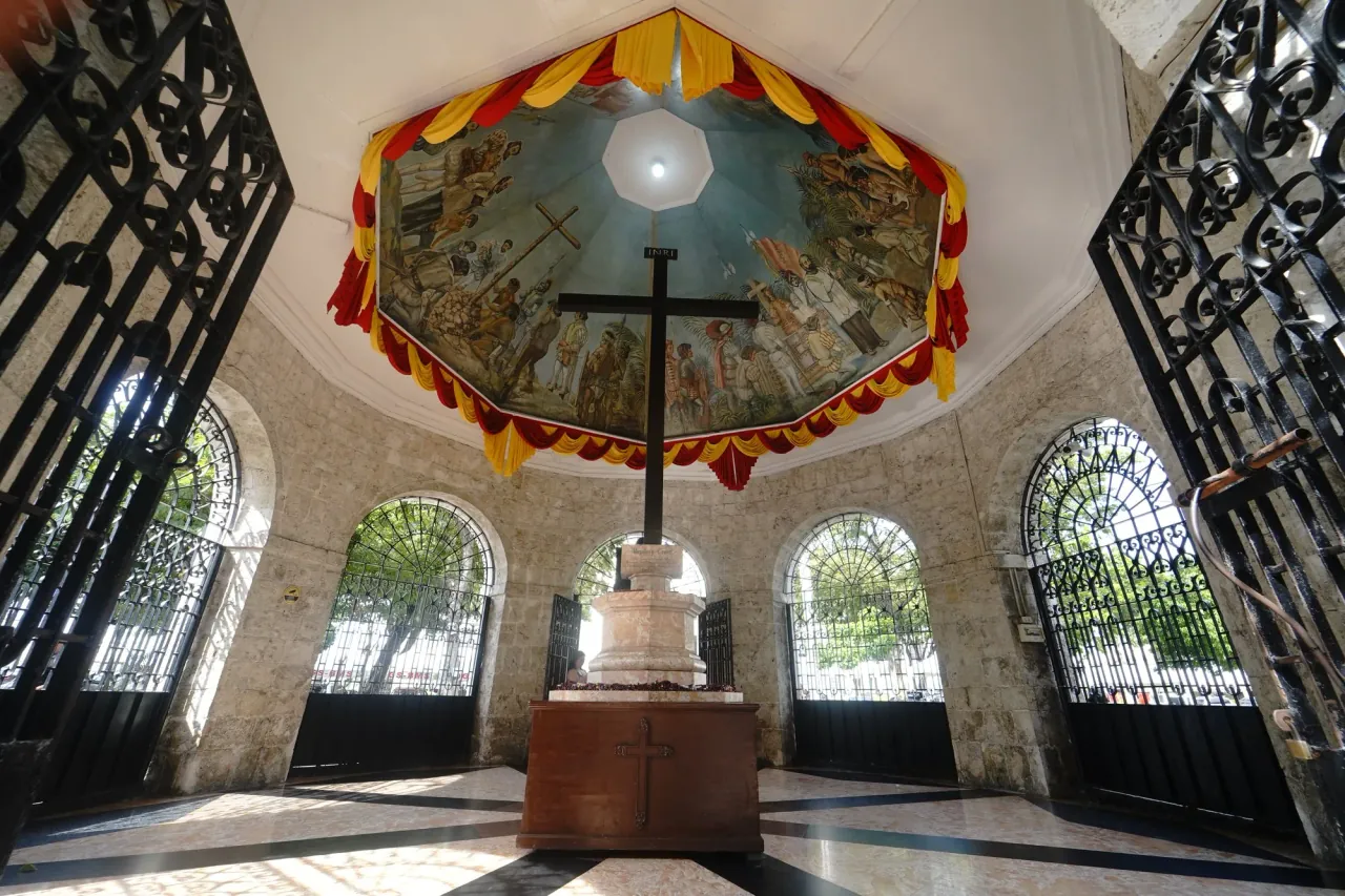 Magellans cross cebu city