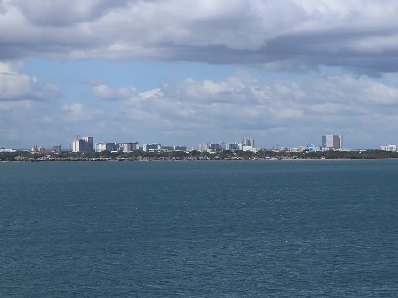 Iloilo Molo-Mandurriao skyline Iloilo Strait (Iloilo City; 11-28-2024)